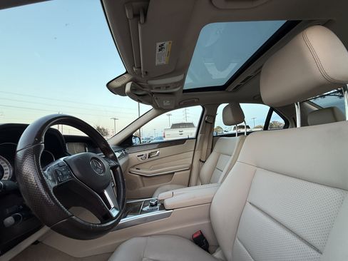 Used 2016 Mercedes-Benz E 350 Sedan w/ Premium Package image 33