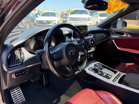 Used 2019 Kia Stinger GT2 AWD/4WD image 16