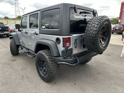 Used 2015 Jeep Wrangler Unlimited Rubicon w/ Dual Top Group AWD/4WD image 71