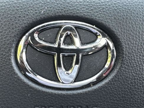 Used 2022 Toyota Highlander XSE AWD/4WD image 34