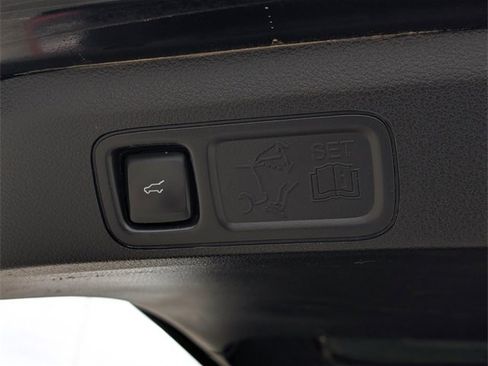 Used 2019 Ford Expedition Max Limited image 10