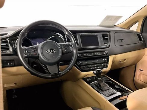 Used 2015 Kia Sedona SX FWD image 4