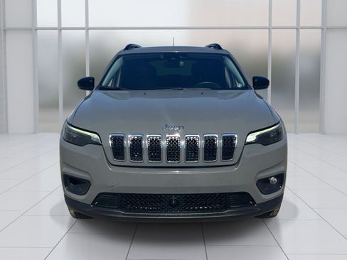 Used 2022 Jeep Cherokee Latitude Lux w/ Sun & Sound Group AWD/4WD image 8