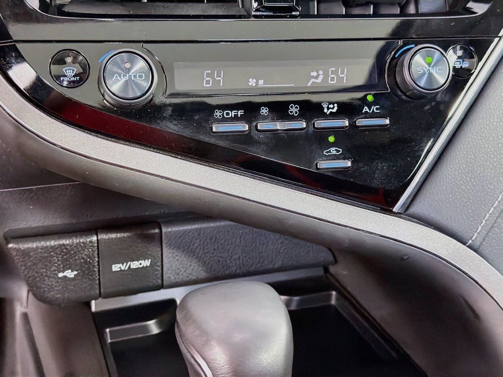 Used 2024 Toyota Camry SE w/ Cold Weather Package FWD image 20