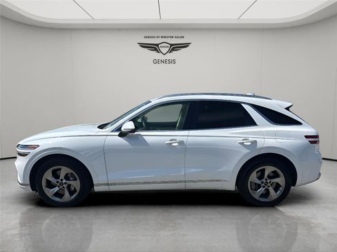 Used 2026 Genesis GV70 2.5T Select image 2