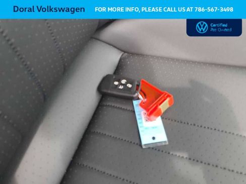 Certified 2023 Volkswagen Tiguan SE FWD image 32