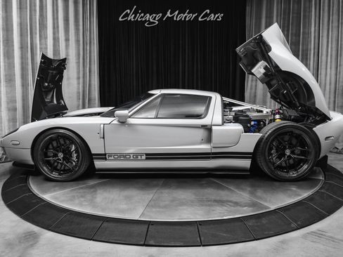 Used 2005 Ford GT RWD image 33