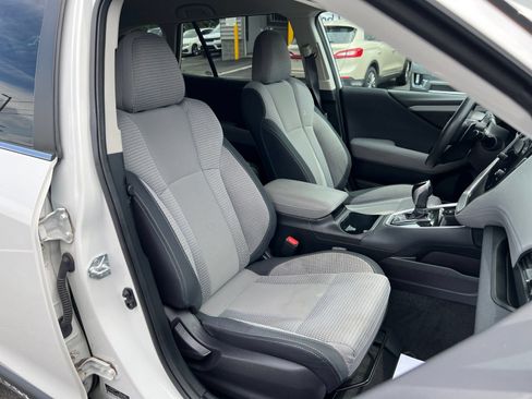 Used 2023 Subaru Outback Premium AWD/4WD image 45