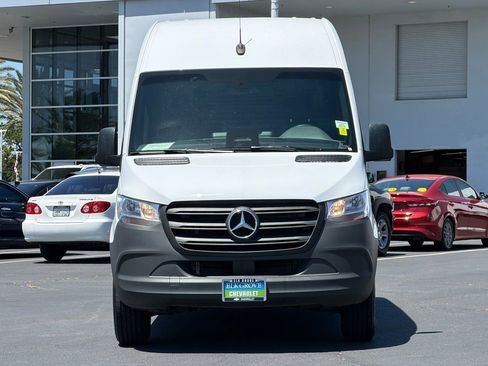 Used 2025 Mercedes-Benz Sprinter 2500 image 8