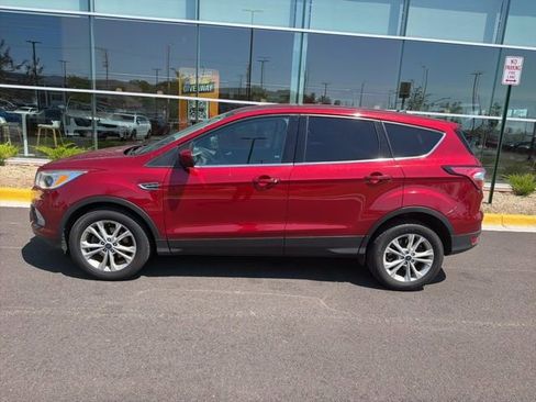 Used 2017 Ford Escape SE FWD image 6