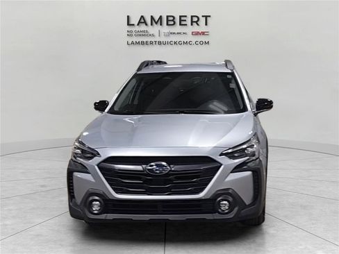 Used 2023 Subaru Outback Premium image 8