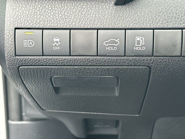 Used 2022 Toyota Camry LE w/ Convenience Package FWD image 17