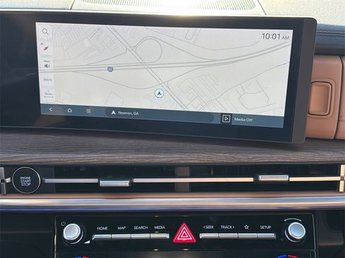 Used 2024 Hyundai Santa Fe Limited image 29