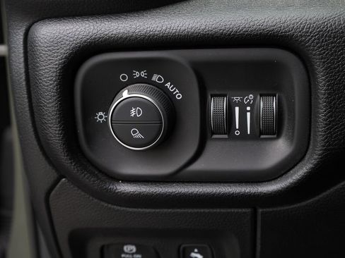 Used 2026 RAM 1500 Laramie image 32