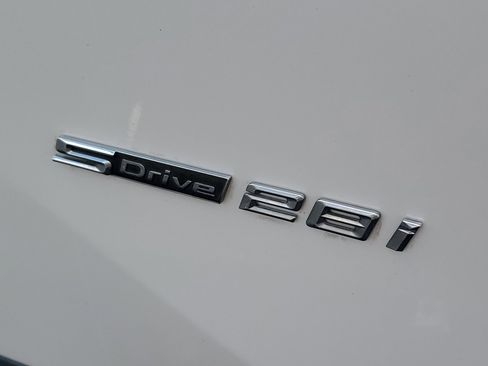 Used 2018 BMW X1 sDrive28i image 9