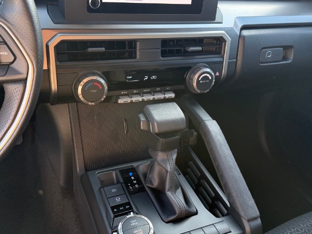 Used 2025 Toyota 4Runner SR5 AWD/4WD image 20