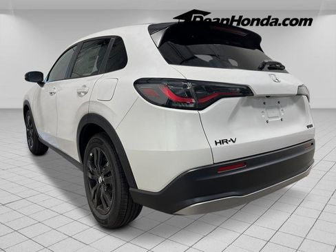 New 2026 Honda HR-V Sport image 3