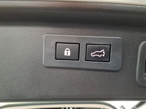 Used 2020 Subaru Forester Limited image 12