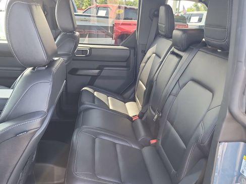 Certified 2025 Ford Bronco Badlands AWD/4WD image 10