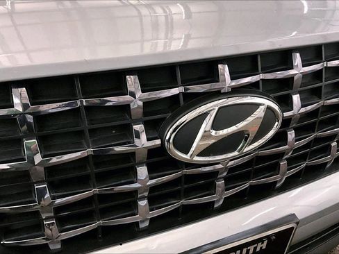 Used 2022 Hyundai Venue SEL image 29