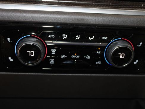 Used 2025 Chevrolet Silverado 1500 LT Trail Boss w/ LT Trail Boss Premium Package AWD/4WD image 32