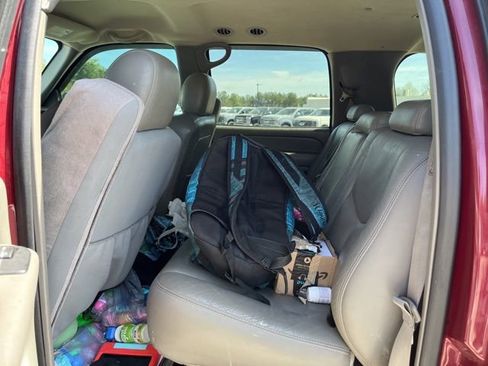 Used 2004 Chevrolet Suburban LT w/ Preferred Equipment Group image 16