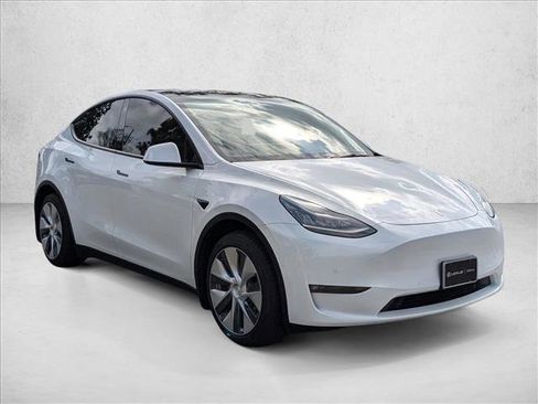 Used 2021 Tesla Model Y Long Range image 3