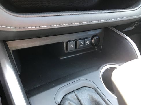 Used 2021 Toyota Highlander XLE image 24