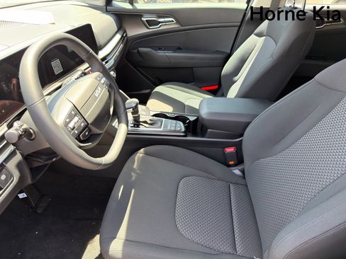 New 2026 Kia Sportage LX FWD image 9