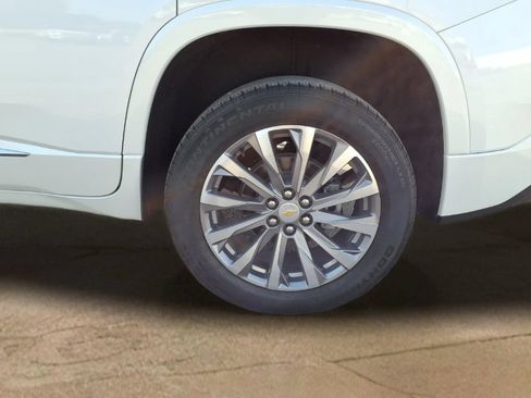 Used 2023 Chevrolet Traverse Premier FWD image 27