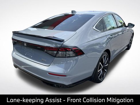 Used 2024 Honda Accord Touring image 11