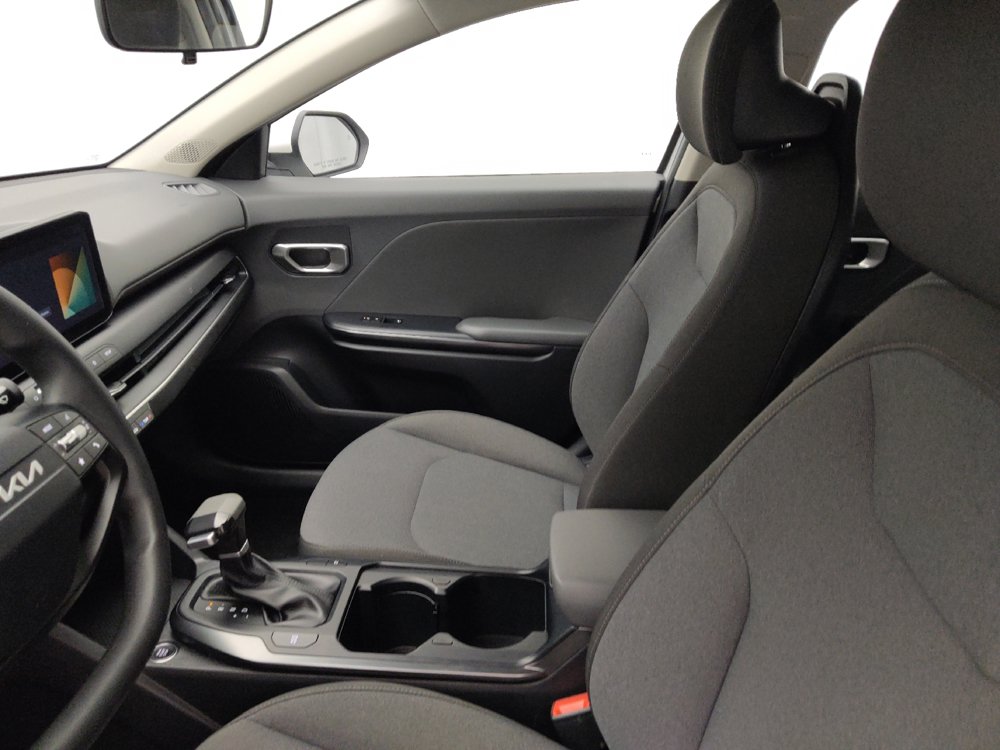 Used 2025 Kia K4 FWD image 17