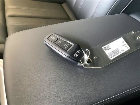 Certified 2025 Audi Q5 Premium w/ Convenience Package AWD/4WD image 20