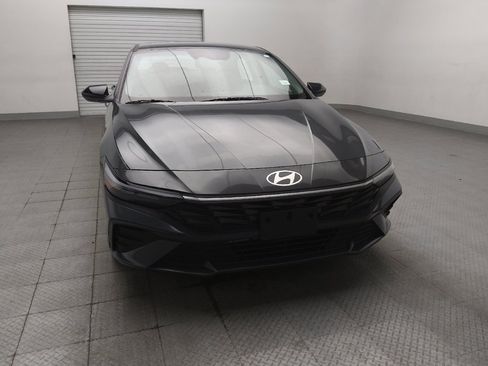 Used 2025 Hyundai Elantra SE w/ Cargo Package FWD image 14