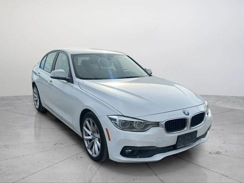 Used 2018 BMW 320i Sedan image 11