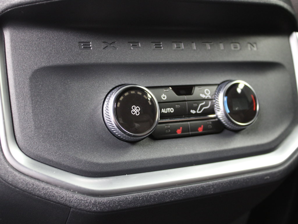 Used 2025 Ford Expedition King Ranch AWD/4WD image 18