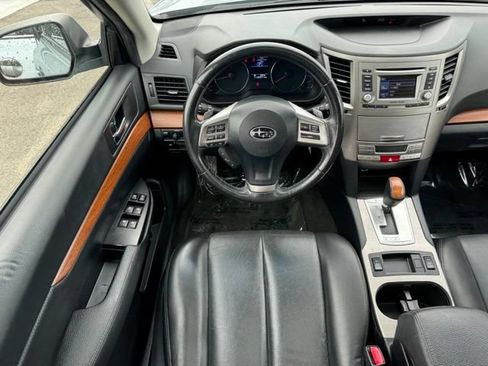 Used 2013 Subaru Outback 2.5i Limited w/ Moonroof Pkg AWD/4WD image 10