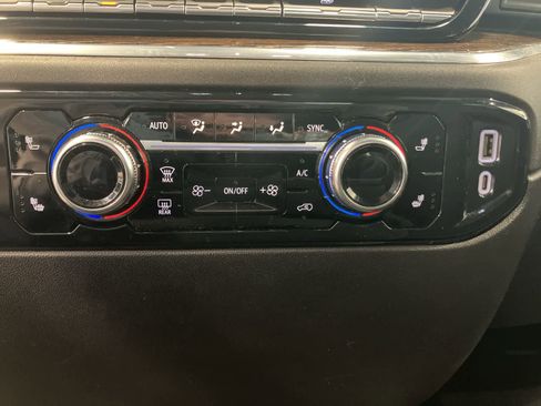 Used 2024 GMC Sierra 1500 SLE image 16