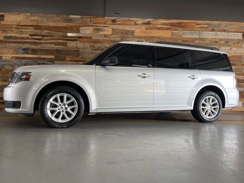Used 2019 Ford Flex SE FWD image 15