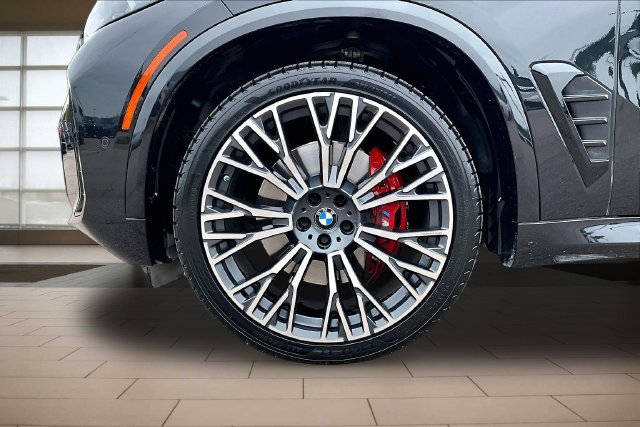 Used 2025 BMW X5 xDrive40i w/ M Sport Package AWD/4WD image 8