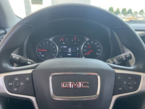 Used 2024 GMC Terrain SLE FWD image 11