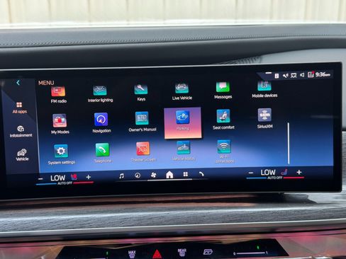 Used 2023 BMW i7 xDrive60 w/ Executive Package 2 AWD/4WD image 32