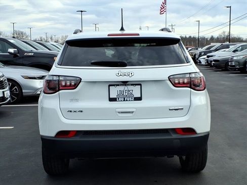 Used 2024 Jeep Compass Latitude image 28