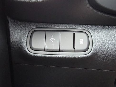 Used 2026 Hyundai Venue SEL FWD image 24