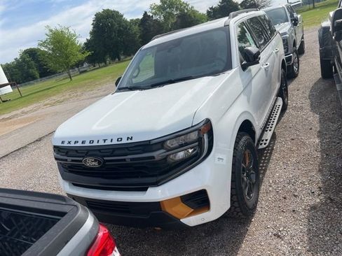 New 2026 Ford Expedition Tremor image 2