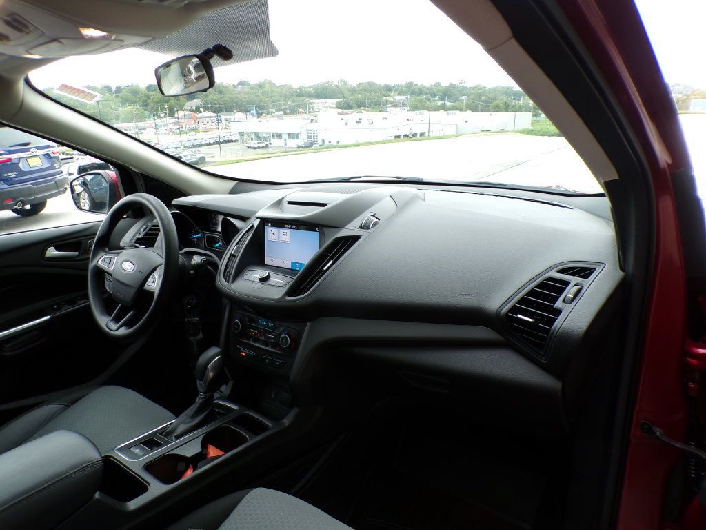 Used 2018 Ford Escape SE w/ SE Sync 3 Package AWD/4WD image 14