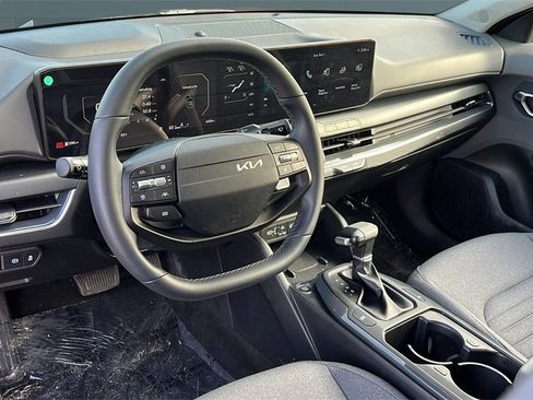 Used 2025 Kia K4 EX image 8