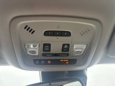 Used 2017 Chevrolet Malibu Premier w/ Premier Sun and Wheel Package FWD image 21
