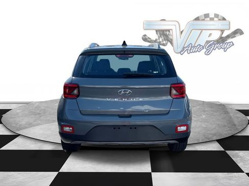 Used 2021 Hyundai Venue SEL image 2