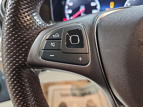 Used 2018 Mercedes-Benz E 400 4MATIC Sedan image 17